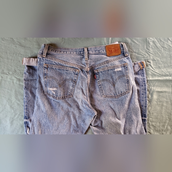 Levi's Distressed Jeans - Picture 2 of 3